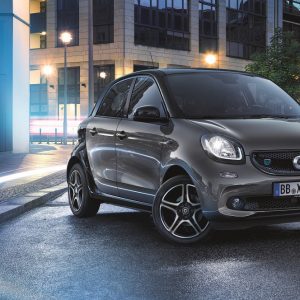 Smart EQ forfour front